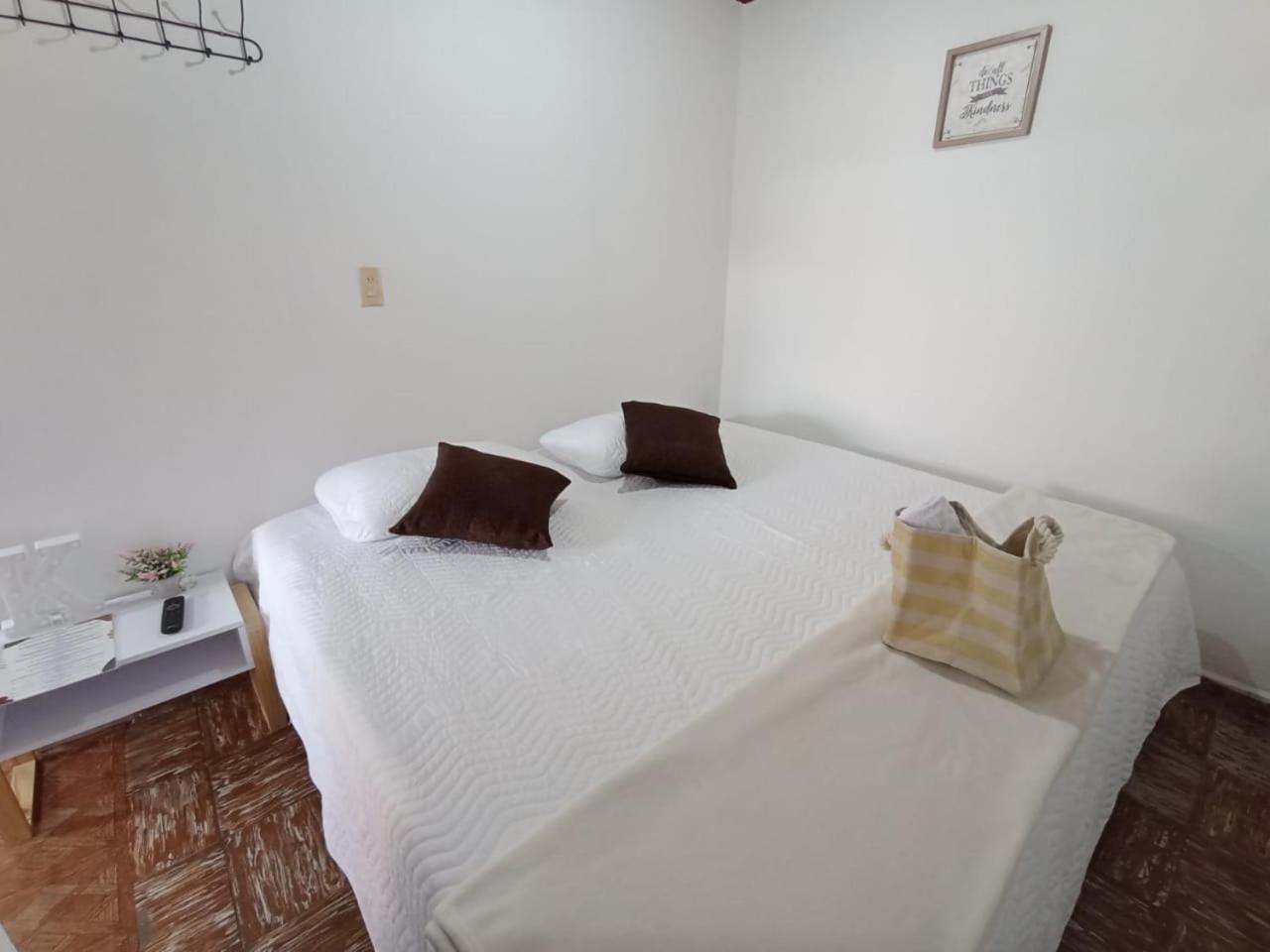 Komodo Alojamiento- Hostal Autoservicio - Ubicado Muy Cerca Al Centro Historico -Habitaciones Con Bano Privado, Wifi , Cama 2X2 Popayan Extérieur photo